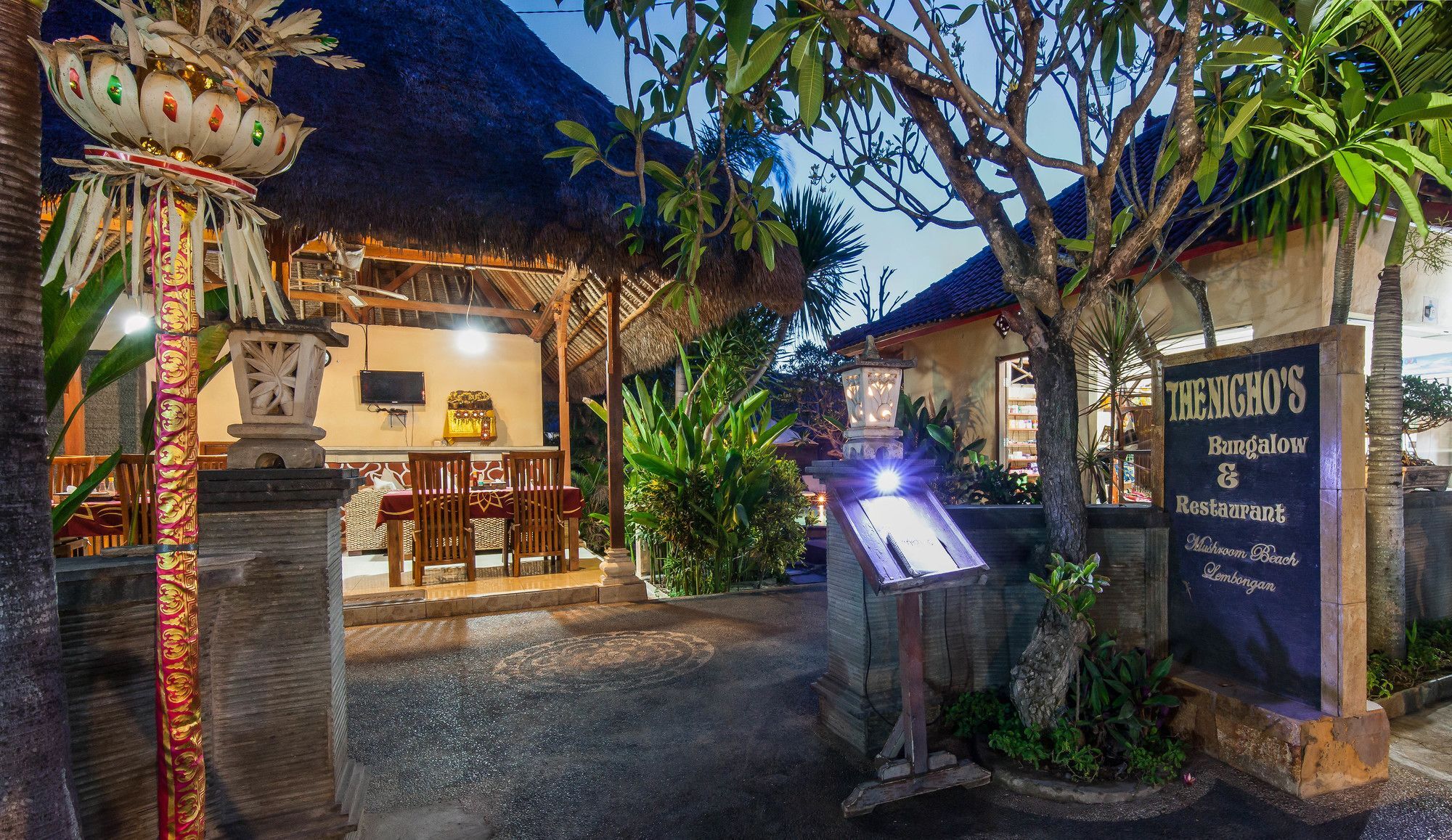 The Nichos Bungalows And Villas Nusa Lembongan  Exterior photo